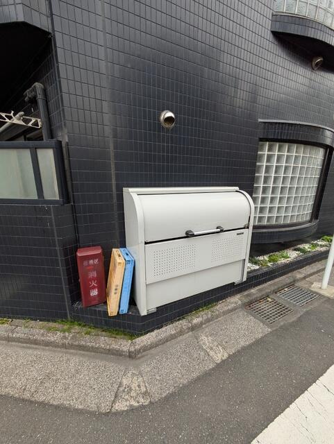ダストボックス