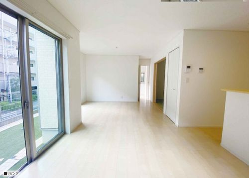 【仲介手数料０円】海老名市上今泉3丁目　中古一戸建ての居間・リビング|【仲介手数料０円】海老名市上今泉3丁目　中古一戸建て