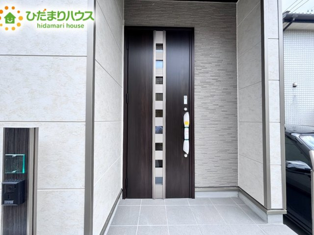 第3上尾中分　新築戸建　ハートフルAの玄関