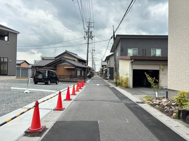 【商談中】クワイエ　羽島市上中町長間第３　全２区画分譲の前面道路含む現地写真|■前面道路　■ヤマダ不動産　株式会社リライフ　
■夢のマイホーム購入をフルサポートします！