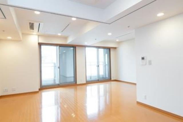 ＭＯＭＥＮＴＯ　ＳＨＩＯＤＯＭＥの居間・リビング|※写真は同タイプ住戸です。