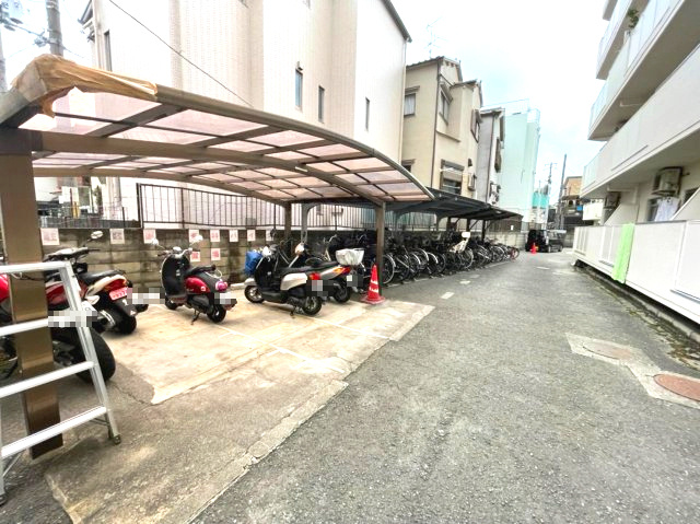 メリッサ錦の駐車場