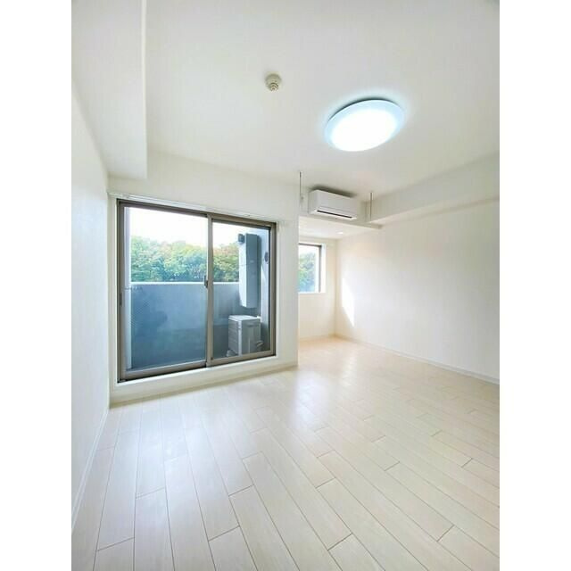 Ｂｅｖｅｒｌｙ　Ｈｏｍｅｓ　赤塚公園Ⅱの居間・リビング