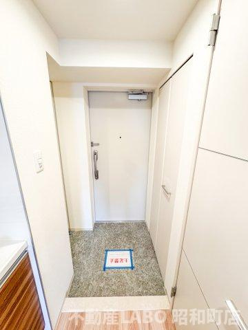 セイワパレス美章園の玄関
