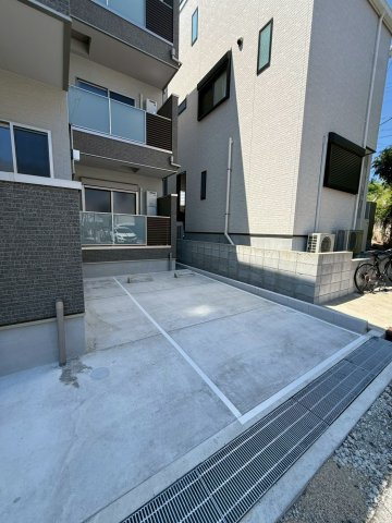 The Residence 大庄西町の駐車場