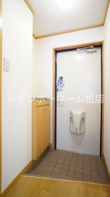 フローリッシュマンションの玄関|シューズボックスがあります