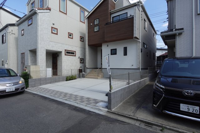 川越市小仙波町2丁目　3LDK+カースペース3台付き　新築戸建の駐車場