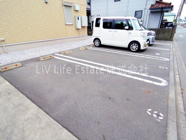 グレイスコートの駐車場