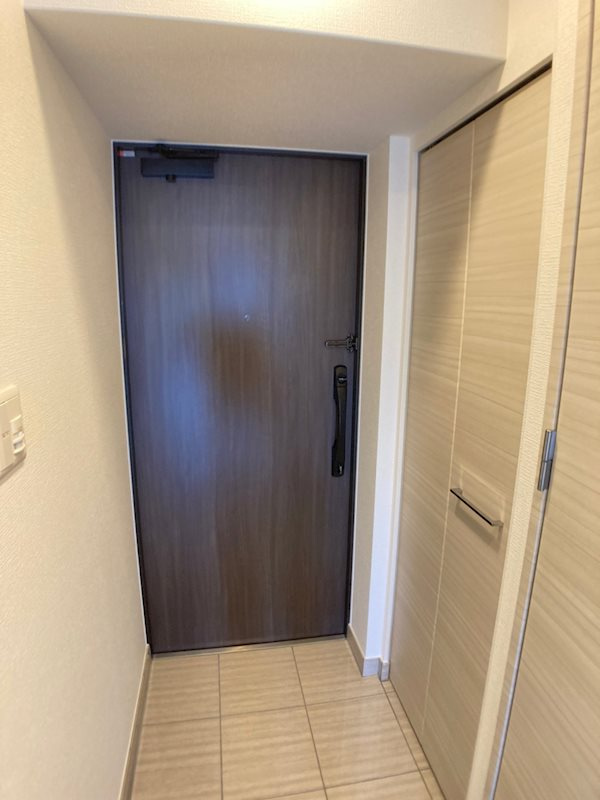 コンフォリア京町堀の玄関