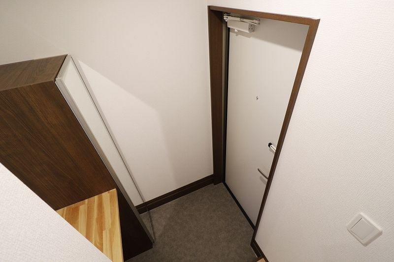 エンハンス下山門 629の玄関