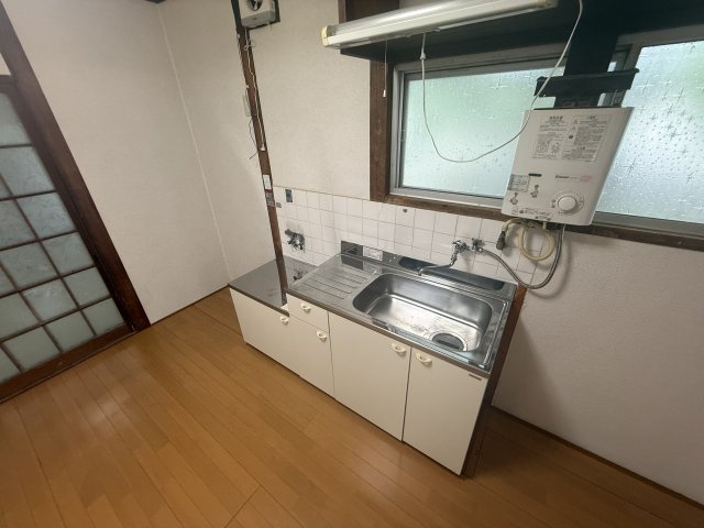 神戸市長田区山下町４丁目のアパートのキッチン