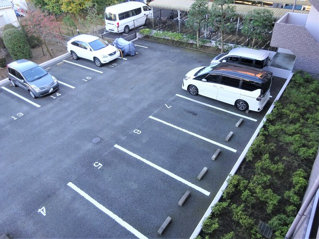 【駐車場】
