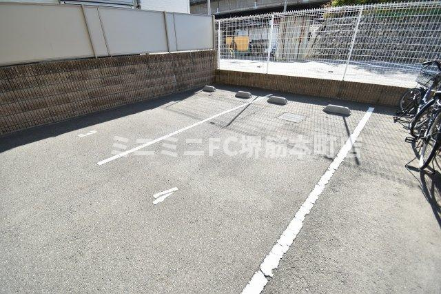 アドバンス西梅田グルーブの駐車場