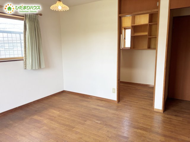 野田市みずき2丁目　土地371.91㎡　建物166.77㎡の洋室|２階に4部屋あるので、パパの書斎やママの趣味の部屋も実現可能です(^O^)							

