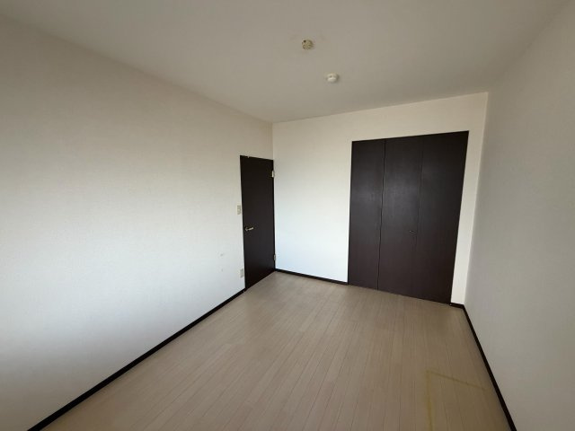 コンドミニアム都麗殷の洋室