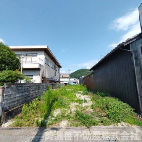 ６７１９０　山県市大字高富字和合松土地の外観