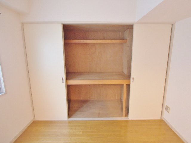 昭和中町Uビルの収納
