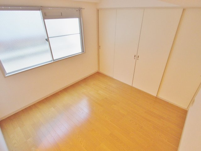 昭和中町Uビルの洋室