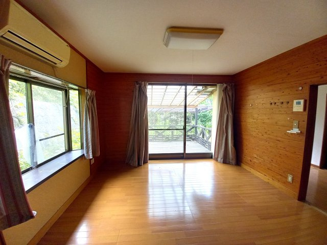 那須烏山市神長　中古戸建の居間・リビング