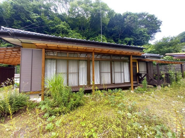那須烏山市神長　中古戸建の外観|和テイストの外観の平屋です。縁側やテラスもあります
