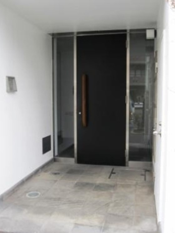 イデールームズ上原のエントランス|※別部屋参照
