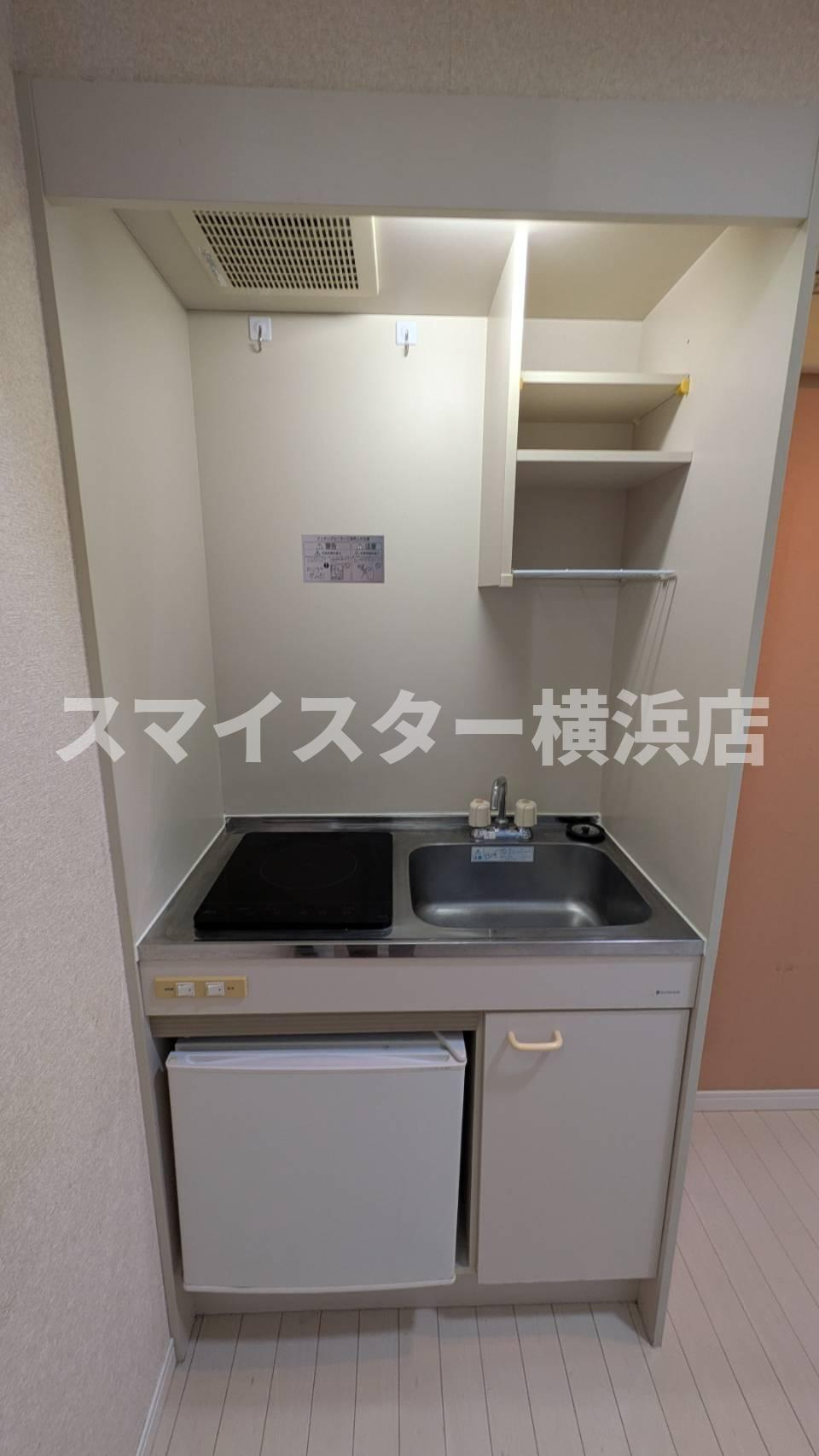 横浜市西区御所山町のアパートのキッチン