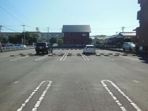 グランディールの駐車場