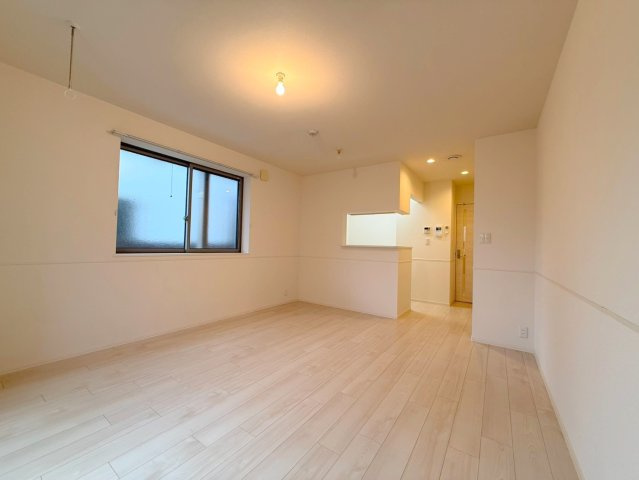 ＦＥＬＳＥＮ　フェルゼンの居間・リビング|★２面採光のお部屋★
