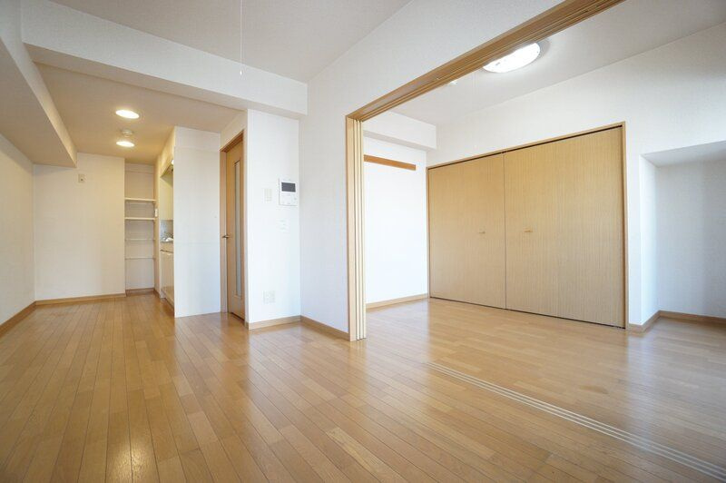平尾弐番街ビルの居間・リビング