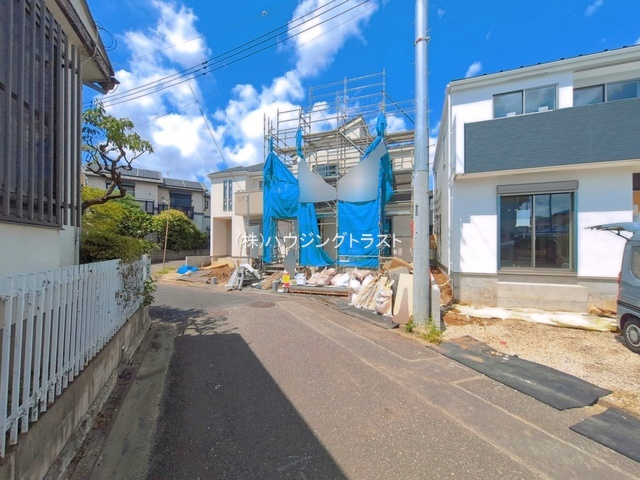 【仲介手数料無料】GRAFARE 所沢市山口２２期　全４棟2号棟　の前面道路含む現地写真
