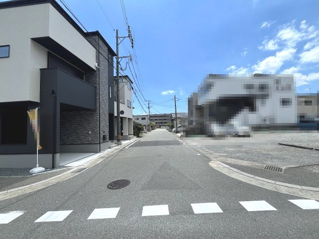 【その他】 | 大野城市仲畑4丁目1期　2号棟（全2棟）【仲介手数料無料・0円】 | 現地写真。前面道路です。
