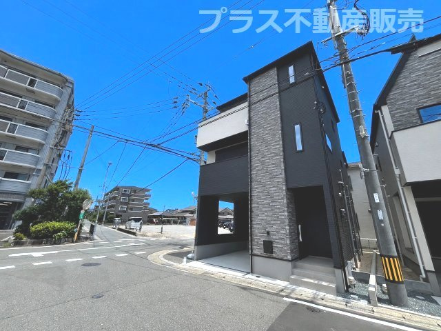 【外観】 | 大野城市仲畑4丁目1期　2号棟（全2棟）【仲介手数料無料・0円】 | 現地写真。プラス不動産販売なら、現場の全ての棟をまとめてご見学頂けます。
