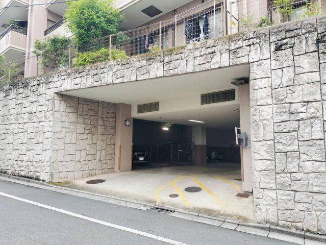 朝日ラ・パリオ中野上高田の外観|現地ご見学希望・資料請求などお気軽にお問い合わせ下さい！
03-5990-5201