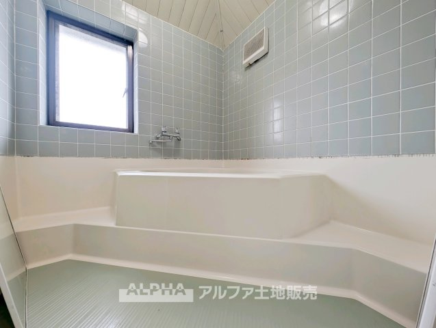 立川市栄町2丁目　中古戸建　【全1棟】の浴室|【Clean space】
◆浴室◆清潔感のあるバスルームは、お手入れもしやすい設計。浴室乾燥機付きで、雨の日の洗濯や湿気対策にも便利です。