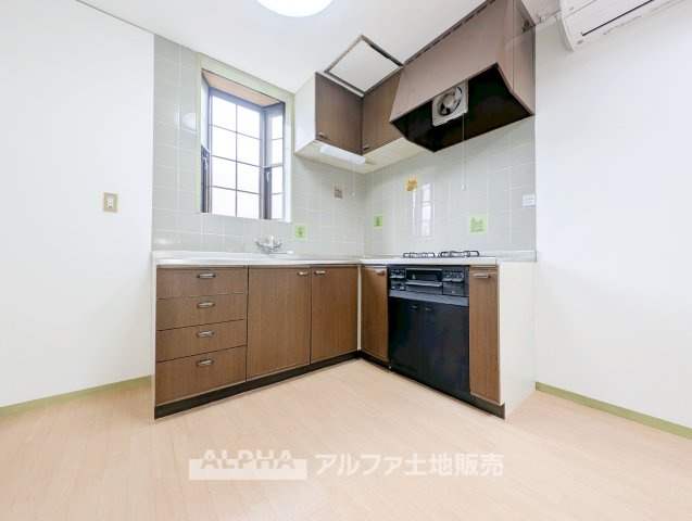 立川市栄町2丁目　中古戸建　【全1棟】のキッチン|【Life without end】
◆心地よさを求めて◆終わりのない暮らしづくりはキッチンから始まる。食事は暮らしの中でとても重要。お洒落なキッチンを使用すれば空間の居心地良さが変わる。