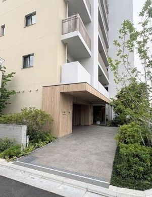 イニシア東京尾久のエントランス|建物の内部です