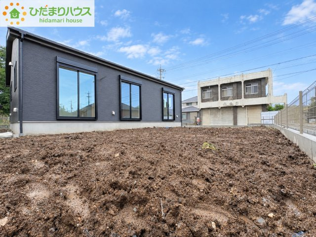 ひたちなか市釈迦町　新築戸建の庭|"日当たりの良い広い庭。友人や親せきが集まってＢＢＱをしたり、ペットと遊んだり。
一戸建てならではの楽しさが広がります(*^-^*)"