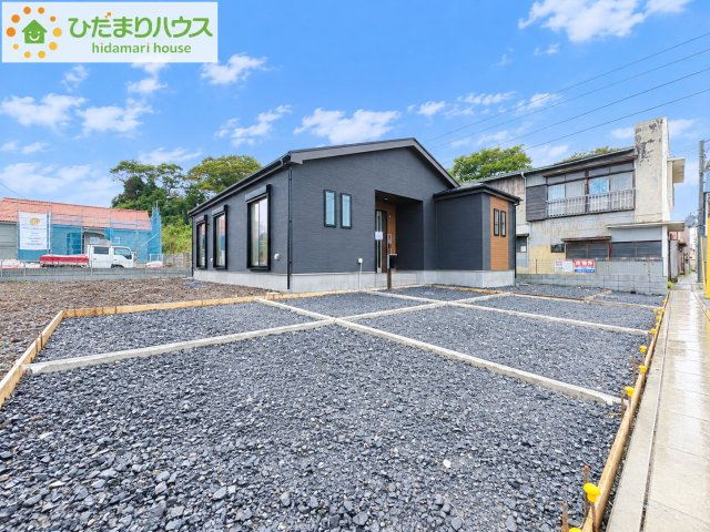 ひたちなか市釈迦町　新築戸建の駐車場|マイホームなら駐車場代がかかりません。しかも、自宅の駐車場で洗車ができます！今までコイン洗車に行っていた手間も省けて、節約にもつながります(^^♪