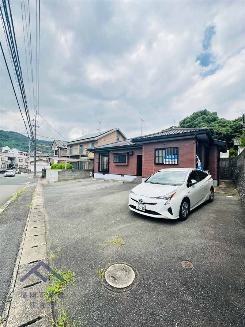 那珂川市片縄西１丁目　戸建ての前面道路含む現地写真