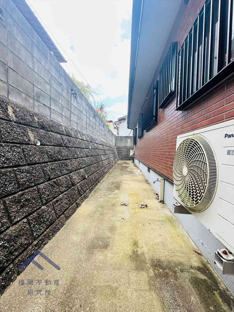 那珂川市片縄西１丁目　戸建ての前面道路含む現地写真