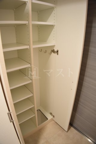 アドバンス難波南シャルムの収納