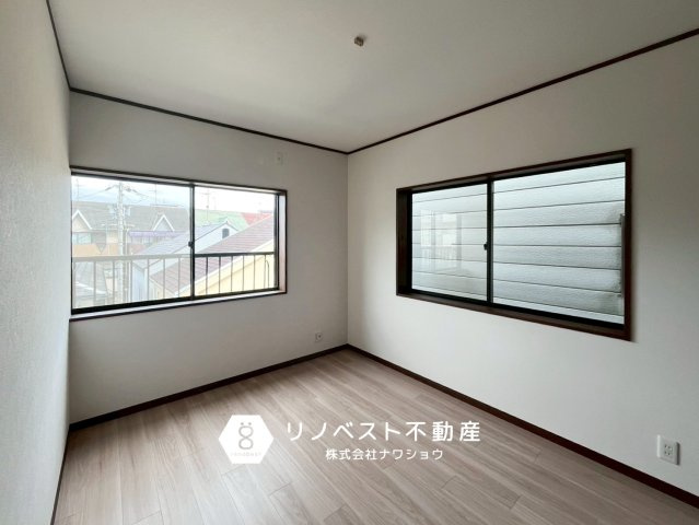 東大阪市東鴻池町4丁目の洋室|2面採光の3階洋室♪寝室におすすめ◎