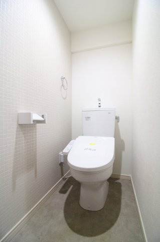 Dio赤間のトイレ|退去前の為、別部屋になります。