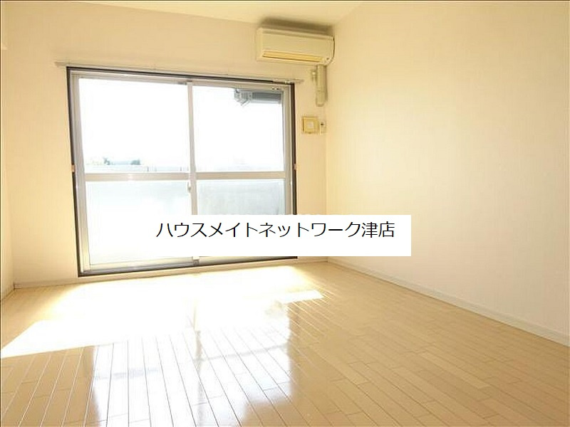 シャインパークの居間・リビング