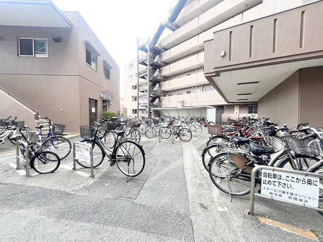 【駐輪場】 | イトーピア東千里 | エイブルだけの嬉しいサービス、ご用意しております。詳細は、お気軽に当社までお問合せ下さいませ！