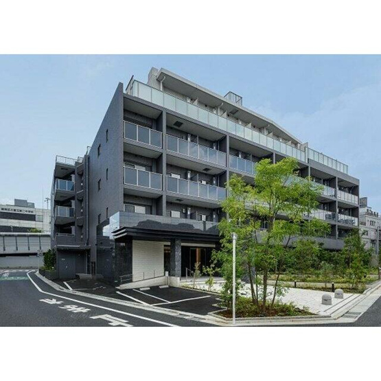 【外観】 | ガーラ・プレシャス練馬 | 鉄筋コンクリート造のがっちりとした建物。