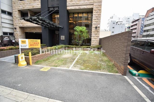 カスタリア堺筋本町の駐車場