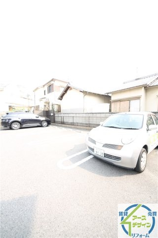 サン・フェルメール壱番館の駐車場