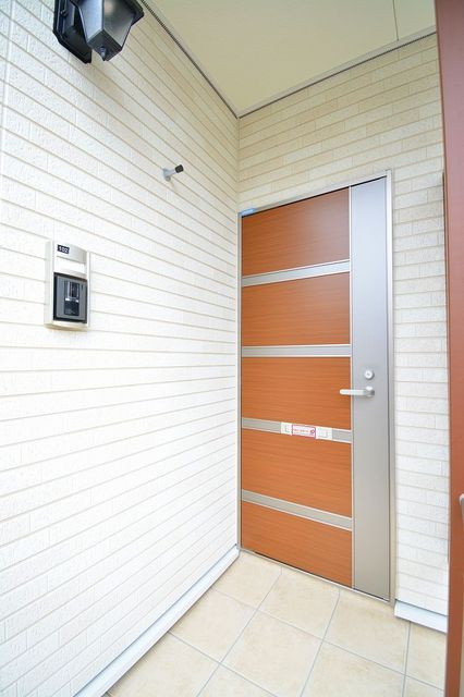 ラフィーネ福生の玄関