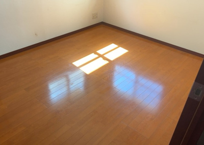 【寝室】 | クオンタム南町田 | 寝室でゆっくりと過ごすためにはベッド周りの適度な空間を担保することや窓の位置、照明の明るさ、寝室の広さなどを考える必要があります。自身や家族の構成とライフスタイルに併せて寝室にする部屋を選びましょう！